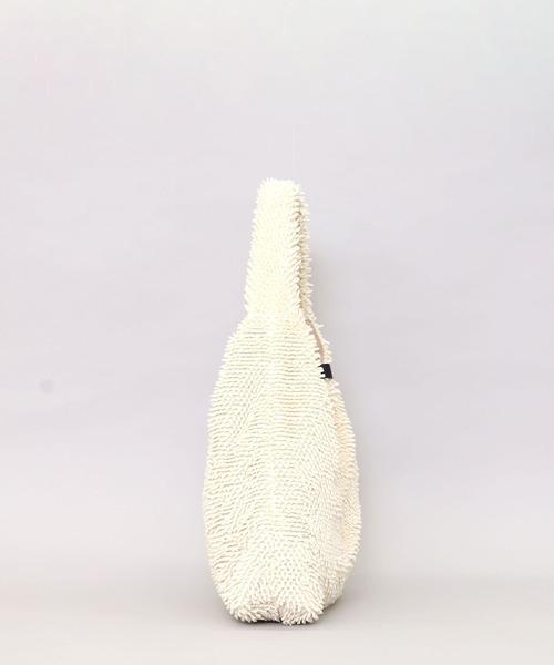 COOCO(クーコ)の「【moppu】ふわふわ素材のワンショルダーバッグ/A4対応(ショルダーバッグ・レディース・イエロー/ピンク/オフホワイト/ブルー/グレー・9)」の7枚目の写真