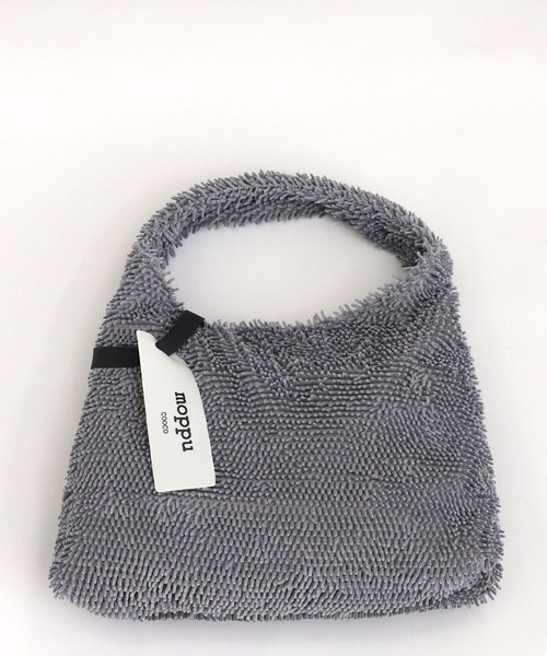 COOCO(クーコ)の「【moppu】ふわふわ素材のワンショルダーバッグ/A4対応(ショルダーバッグ・レディース・イエロー/ピンク/オフホワイト/ブルー/グレー・9)」の9枚目の写真