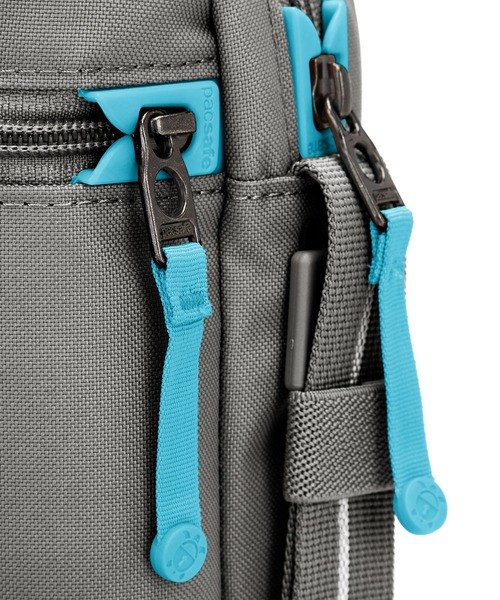 pacsafe(パックセーフ)の「pacsafe/パックセーフ GO Festival Crossbody/フェスティバルクロスボディ(ショルダーバッグ・メンズ・ブラック/ミント/グレー/グリーン・FREE)」の22枚目の写真