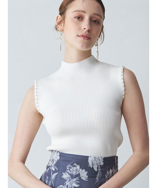 MERCURYDUO（マーキュリーデュオ）の「アームパールノースリニット（ニット/セーター・レディース・ブラック/オフホワイト/ブルー/ベビーピンク・FREE）」の2枚目の写真