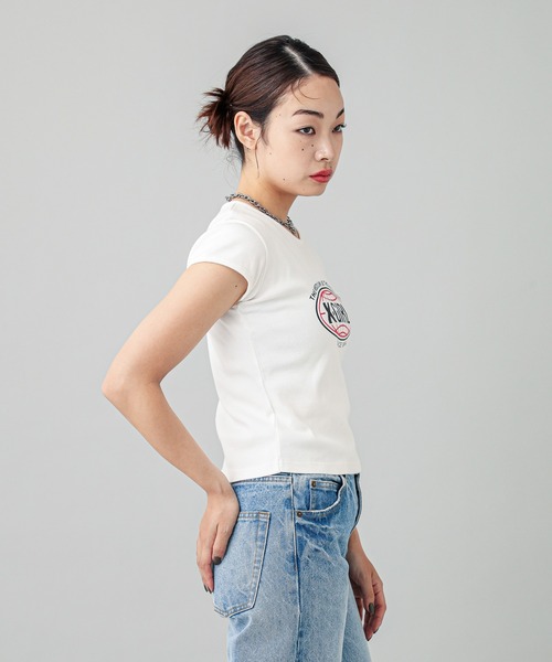 X-girl（エックスガール）の「SPHERE LOGO S/S BABY TEE（Tシャツ/カットソー・レディース・ブラック/ホワイト・S/M）」の12枚目の写真