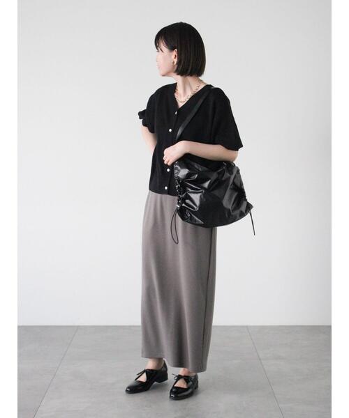 Lugnoncure(ルノンキュール)の「ドロストギャザーバッグ(ハンドバッグ・レディース・シルバー/ブラック・F)」の4枚目の写真