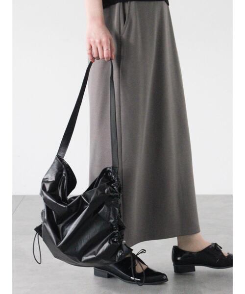 Lugnoncure(ルノンキュール)の「ドロストギャザーバッグ(ハンドバッグ・レディース・シルバー/ブラック・F)」の8枚目の写真