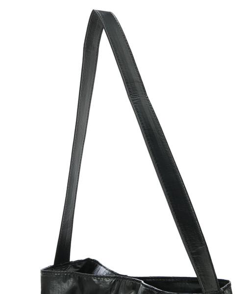 Lugnoncure(ルノンキュール)の「ドロストギャザーバッグ(ハンドバッグ・レディース・シルバー/ブラック・F)」の13枚目の写真