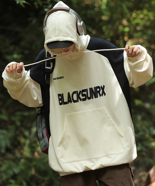 WESTBOY(ウエストボーイ)の「ルーズシルエット プルオーバー パーカー WO24S1TP02【WB ORIGINALS】(パーカー・メンズ・レッド/ホワイト/ブラック・L/M/XL)」の2枚目の写真