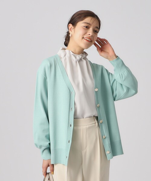 DRESKIP（ドレスキップ）の「◆【UV/洗える/M-LL】金ボタンがきらめく Vネックニットカーディガン（カーディガン/ボレロ・レディース・オフホワイト/グレー/ブラック/ライトブルー・02/03/04）」の13枚目の写真