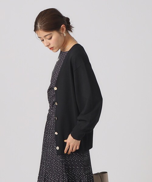 DRESKIP（ドレスキップ）の「◆【UV/洗える/M-LL】金ボタンがきらめく Vネックニットカーディガン（カーディガン/ボレロ・レディース・オフホワイト/グレー/ブラック/ライトブルー・02/03/04）」の18枚目の写真