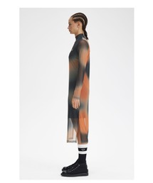 FRED PERRY（フレッドペリー）の「Printed Mesh Mock Neck Dress