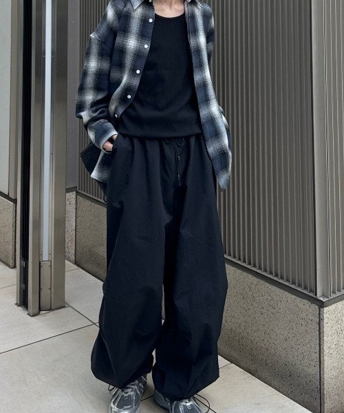 Chikashitsu +（チカシツプラス）の「【Chikashitsu +】stitch rib sleeveless / 【チカシツプラス】ステッチリブタンクトップ（タンクトップ・メンズ・ホワイト/ブラック/チャコール・ONE SIZE）」の4枚目の写真