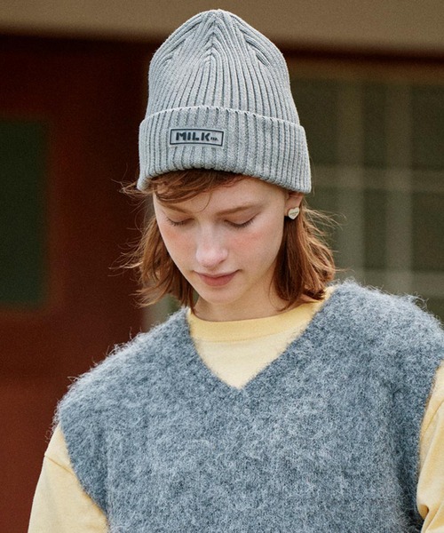 MILKFED.（ミルクフェド）の「RUBBER PATCH KNIT CAP（ニットキャップ/ビーニー・レディース・アッシュ/ブラック/ベージュ・ONE SIZE）」の3枚目の写真