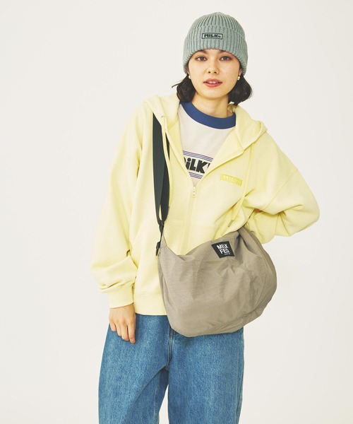 MILKFED.（ミルクフェド）の「RUBBER PATCH KNIT CAP（ニットキャップ/ビーニー・レディース・アッシュ/ブラック/ベージュ・ONE SIZE）」の6枚目の写真