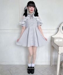 ショルダーオーバーレースラッフルワンピース