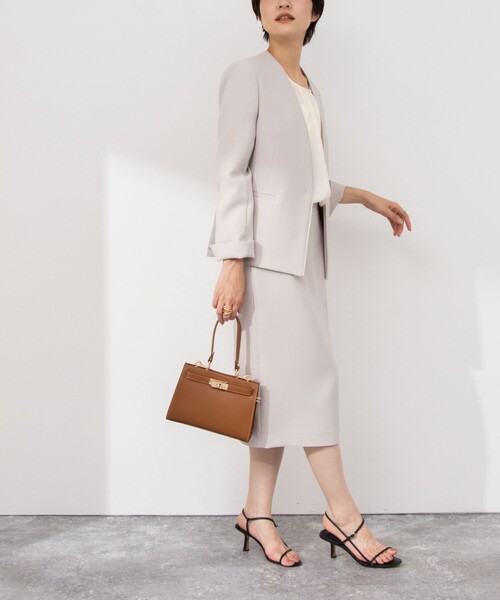 NOLLEY’S Sophi(ノーリーズソフィ)の「《セットアップ対応》ウォッシャブル撥水ダブルクロスノーカラージャケット(ノーカラージャケット・レディース・ネイビー/ベージュ・36/38)」の4枚目の写真