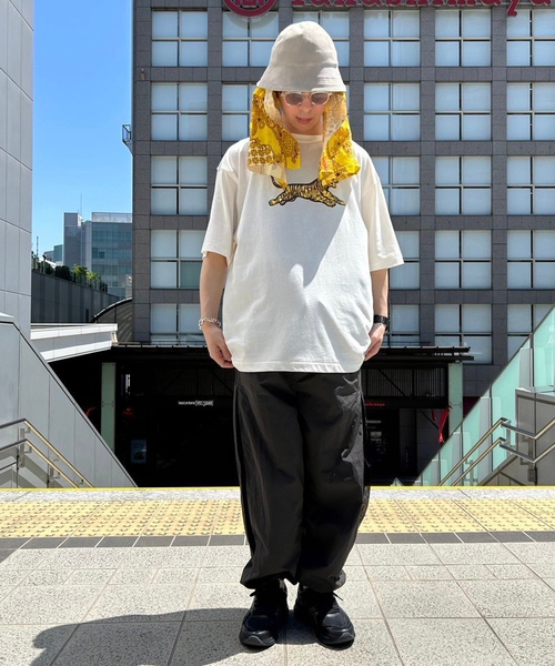 rajabrooke(ラジャブルック)の「【rajabrooke / ラジャブルック】WISM 別注 Batik Tiger Tee(Tシャツ/カットソー・メンズ・アイボリー・MEDIUM/LARGE/X-LARGE)」の11枚目の写真