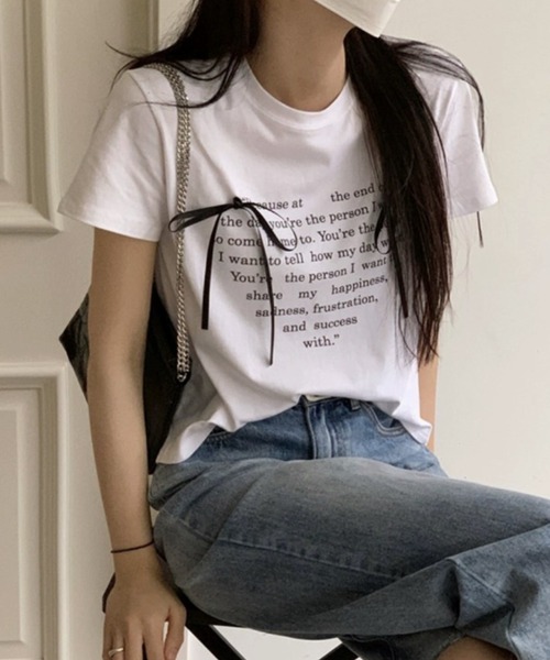 tシャツ A'GEM/9 × .kom 「.KOM/ドットケーオーエム」英字リボン半袖カットソー レディース A'GEM/9 × .kom 『.KOM/ドットケーオーエム』英字リボン半袖