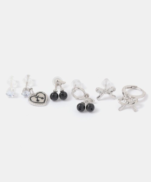 FOREVER 21(フォーエバー トゥエンティーワン)の「ランダムピアス3SET(ピアス(両耳用)・レディース・シルバー・FREE)」の1枚目の写真