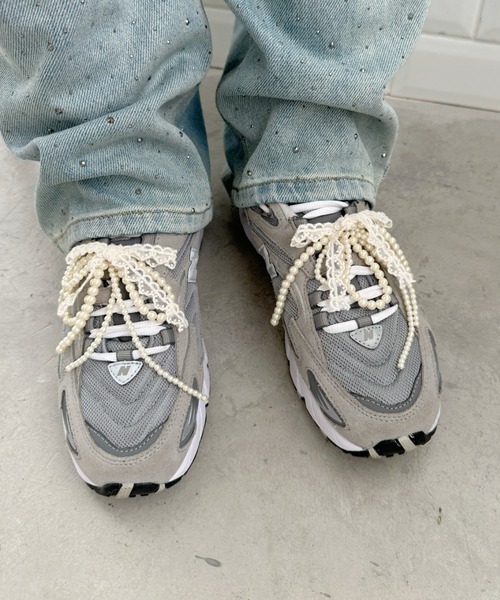 sowang(ソワン)の「ボリュームパールシューズアクセサリー スニーカーチャーム/2SET -volume pearl shoes accessory-(シューズアクセサリー・レディース・ホワイト・FREE)」の9枚目の写真