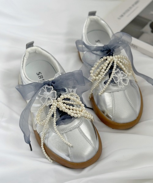 sowang(ソワン)の「ボリュームパールシューズアクセサリー スニーカーチャーム/2SET -volume pearl shoes accessory-(シューズアクセサリー・レディース・ホワイト・FREE)」の13枚目の写真
