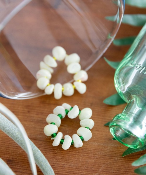 niko and...(ニコアンド)の「シェルコンビリング(リング・レディース・ブルー/アイボリー/ホワイト/グリーン/イエロー・0)」の4枚目の写真