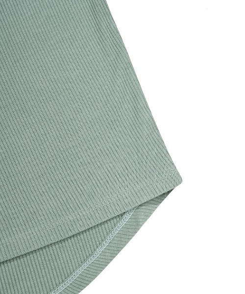 muahmuah(ムーアムーア)の「A'GEM/9 × .kom 『muah muah/ムーアムーア』 LOGOSTITCHBUTTONCROPHALFT-SHIRT/ロゴステッチ ボタンクロップ ハーフ半袖カットソー(Tシャツ/カットソー・レディース・ブラック/ホワイト/グリーン・FREE)」の5枚目の写真