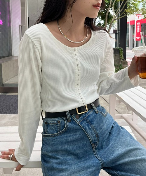 CIAOPANIC TYPY(チャオパニックティピー)の「【WEB限定】センターホックリブロンTee(Tシャツ/カットソー・レディース・グレー/オフホワイト/イエロー/ブラック/カーキ・ONE SIZE)」の2枚目の写真