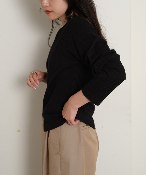 CIAOPANIC TYPY(チャオパニックティピー)の「【WEB限定】センターホックリブロンTee(Tシャツ/カットソー・レディース・グレー/オフホワイト/イエロー/ブラック/カーキ・ONE SIZE)」の8枚目の写真