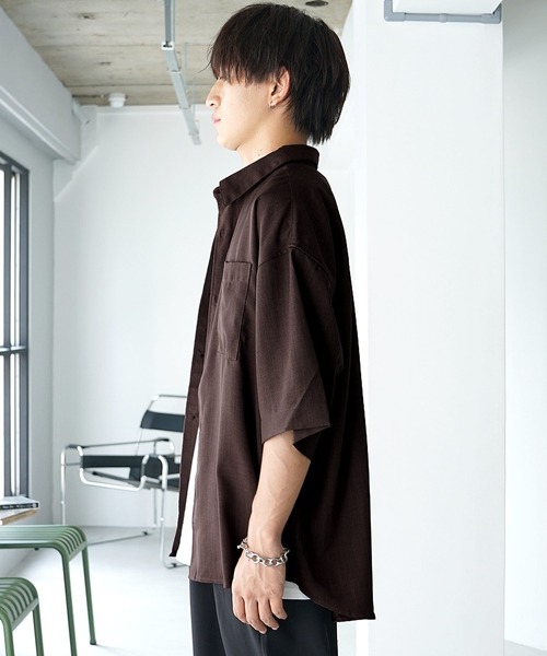MinoriTY（マイノリティ）の「【MinoriTY】接触冷感テックリネンレギュラーカラー半袖シャツ メンズ カジュアルシャツ オーバーサイズ ビッグシルエット ルーズシルエット 夏服（シャツ/ブラウス・メンズ・ブラック/チャコール/ブラウン/ブルー・S/M/L）」の21枚目の写真