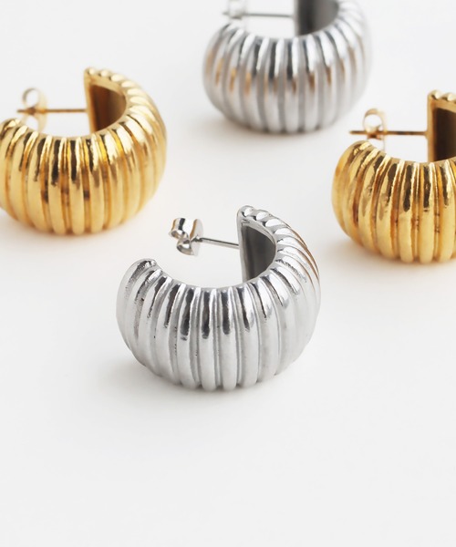 abaskdesign(アバスクデザイン)の「金属アレルギー対応 ボリュームラインステンレスピアス(ピアス(両耳用)・レディース・シルバー/ゴールド・FREE)」の8枚目の写真