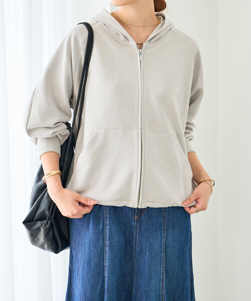 un dix cors(アンディコール)の「《やわらか素材で着回しやすい》マシュマロフェイクスウェードパーカー(パーカー・レディース・チャコールグレー/ライトグレー・FREE)」の2枚目の写真