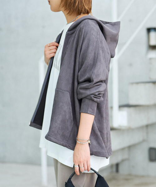 un dix cors(アンディコール)の「《やわらか素材で着回しやすい》マシュマロフェイクスウェードパーカー(パーカー・レディース・チャコールグレー/ライトグレー・FREE)」の5枚目の写真