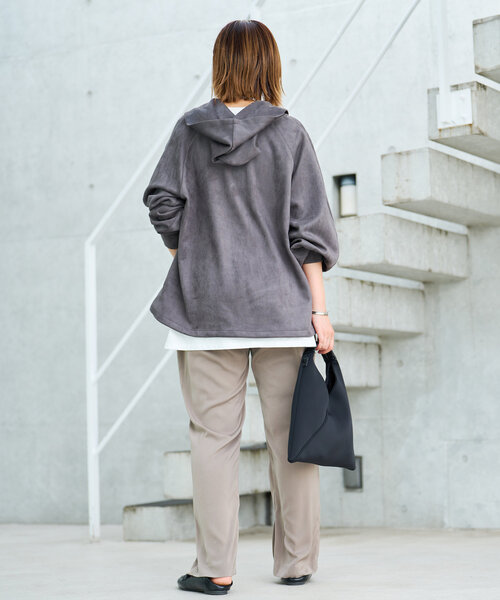 un dix cors(アンディコール)の「《やわらか素材で着回しやすい》マシュマロフェイクスウェードパーカー(パーカー・レディース・チャコールグレー/ライトグレー・FREE)」の10枚目の写真