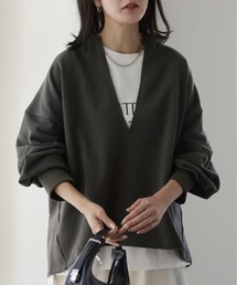HUG.U（ハグユー）の「深Vスウェット（スウェット）」