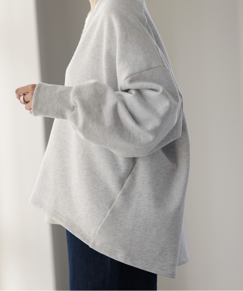 HUG.U（ハグユー）の「深Vスウェット（スウェット・レディース・ライトグレー/レッド/ダークグレー/ブラック・FREE）」の18枚目の写真