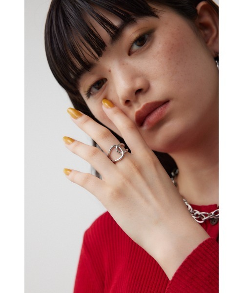 AZUL by moussy（アズールバイマウジー）の「ステンレスオーバーラップリング（リング・レディース・シルバー/ゴールド・FREE）」の4枚目の写真