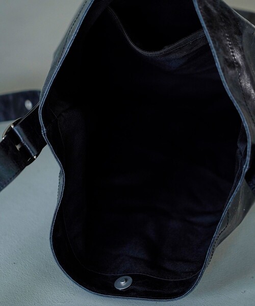 PUBLUX（パブリュクス）の「PUBLUX/パブリュクス アイレットベルトショルダーバッグ(限定展開)（ショルダーバッグ・メンズ・ブラック/ブラウン・FREE）」の9枚目の写真