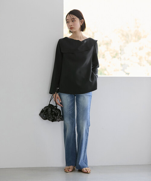 La TOTALITE(ラトータリテ)の「ドレープカラーブラウス(シャツ/ブラウス・レディース・ブラック/ブラック系その他/ホワイト・FREE)」の4枚目の写真
