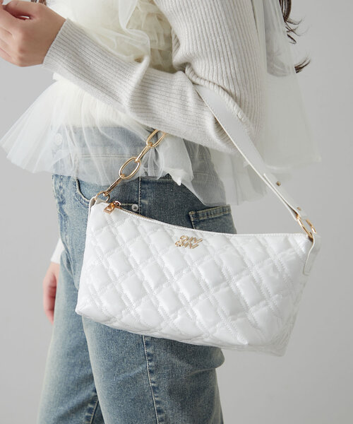 OLIVE des OLIVE(オリーブデオリーブ)の「エンブレム付きエナメルキルティングバッグ(ショルダーバッグ・レディース・アイボリー/サックスブルー/ブラック/ピンク・FREE)」の15枚目の写真