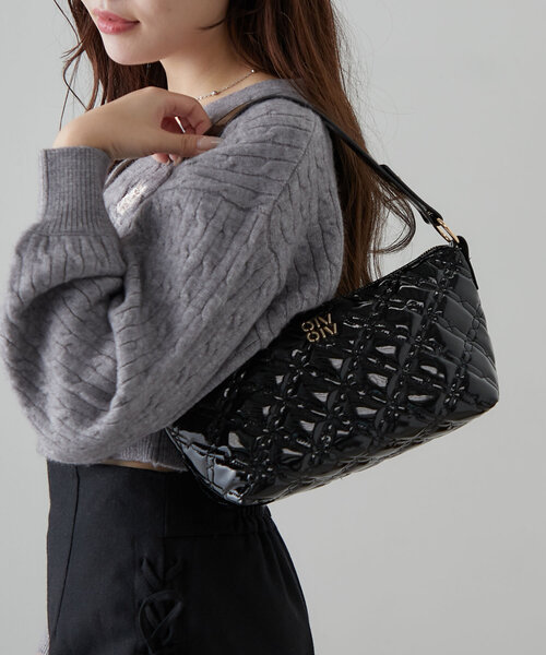 OLIVE des OLIVE(オリーブデオリーブ)の「エンブレム付きエナメルキルティングバッグ(ショルダーバッグ・レディース・アイボリー/サックスブルー/ブラック/ピンク・FREE)」の16枚目の写真