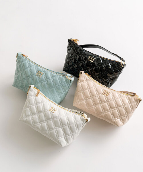 OLIVE des OLIVE(オリーブデオリーブ)の「エンブレム付きエナメルキルティングバッグ(ショルダーバッグ・レディース・アイボリー/サックスブルー/ブラック/ピンク・FREE)」の18枚目の写真