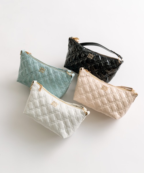 OLIVE des OLIVE(オリーブデオリーブ)の「エンブレム付きエナメルキルティングバッグ(ショルダーバッグ・レディース・アイボリー/サックスブルー/ブラック/ピンク・FREE)」の5枚目の写真