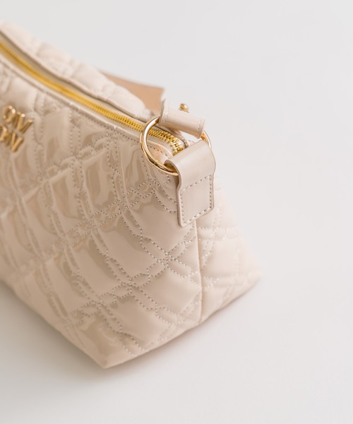 OLIVE des OLIVE(オリーブデオリーブ)の「エンブレム付きエナメルキルティングバッグ(ショルダーバッグ・レディース・アイボリー/サックスブルー/ブラック/ピンク・FREE)」の13枚目の写真