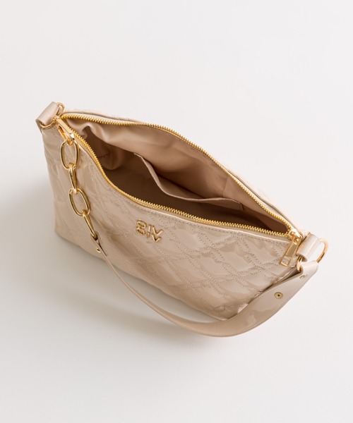 OLIVE des OLIVE(オリーブデオリーブ)の「エンブレム付きエナメルキルティングバッグ(ショルダーバッグ・レディース・アイボリー/サックスブルー/ブラック/ピンク・FREE)」の8枚目の写真