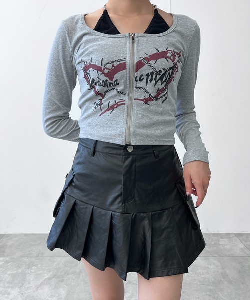 Figments（フィグメンツ）の「合皮カーゴプリーツヘムミニスカート（スカート・レディース・ブラック・SMALL/MEDIUM）」の3枚目の写真