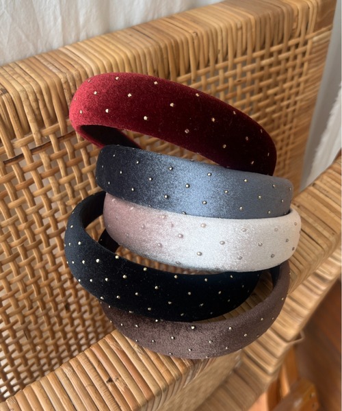 ciite'(シーテ)の「ベロアドット幅広カチューシャ(カチューシャ・レディース・ブルー/ブラウン/ワイン/ブラック/ベージュ・FREE)」の6枚目の写真