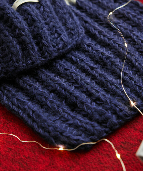 FREAK'S STORE(フリークスストア)の「HAND KNIT LONG MUFFLER(マフラー・メンズ・サックスブルー/ネイビー/ブラック・ONE SIZE)」の8枚目の写真