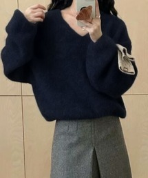 深Vネックニットトップス
