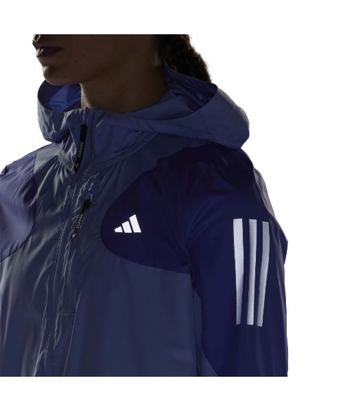 adidas(アディダス)の「アディダス adidas オウン ザ ラン ベース WIND. RDY ジャケット(ナイロンジャケット・レディース・ブルー・S/M/L/XL)」の5枚目の写真