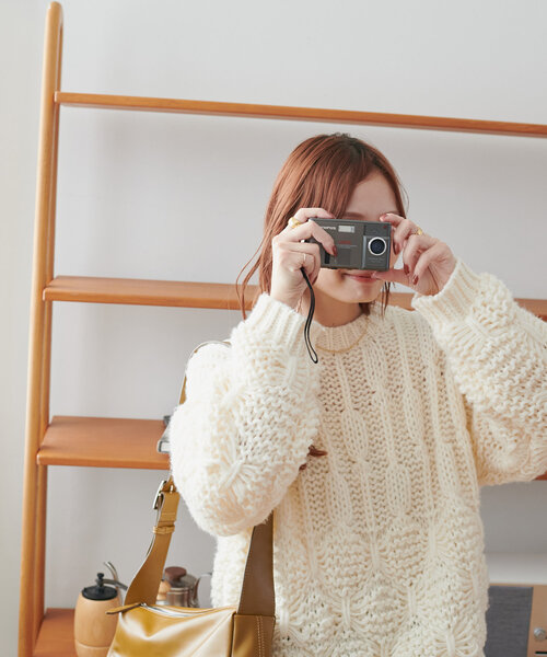 DISCOAT（ディスコート）の「編地切替プルオーバー（ニット/セーター・レディース・アイボリー/チャコールグレー/ベージュ・FREE）」の7枚目の写真