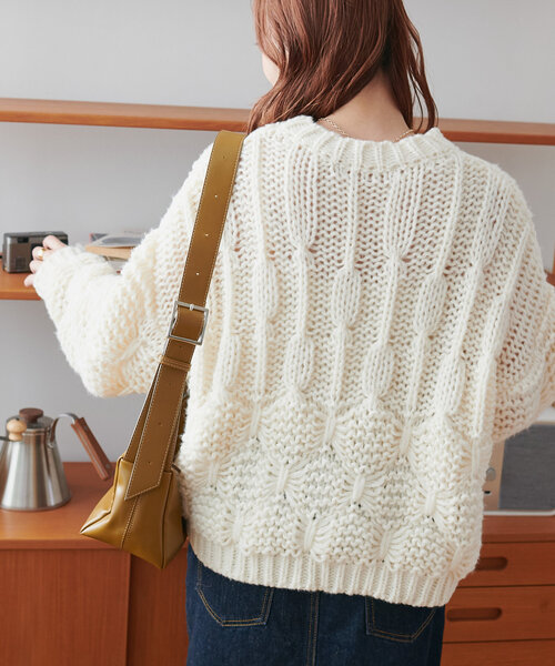 DISCOAT（ディスコート）の「編地切替プルオーバー（ニット/セーター・レディース・アイボリー/チャコールグレー/ベージュ・FREE）」の9枚目の写真