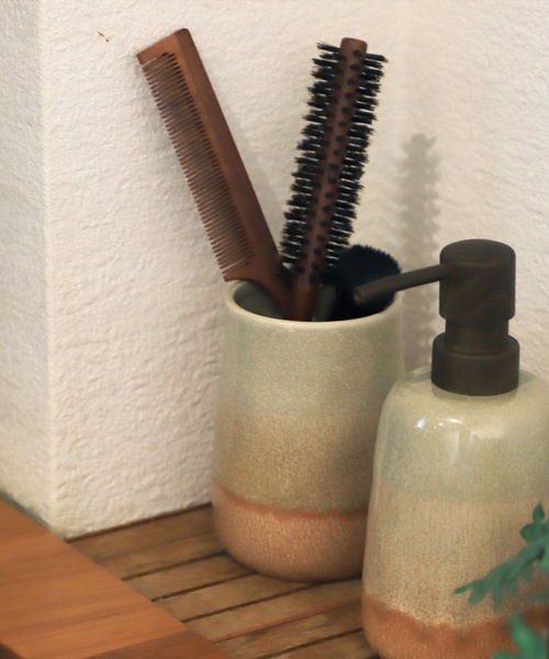 a.depeche(アデペシュ)の「【a.depeche/アデペシュ】歯ブラシスタンド eclat toothbrush stand soil おしゃれなギフトに最適!(インテリア雑貨・レディース・ブラウン・FREE)」の3枚目の写真